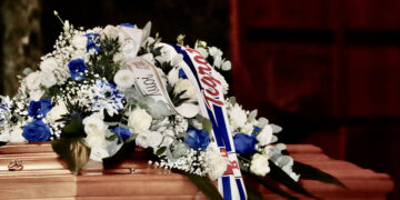 Il saluto a Giannino Gallazzi riempie la chiesa di persone e il cuore di emozioni